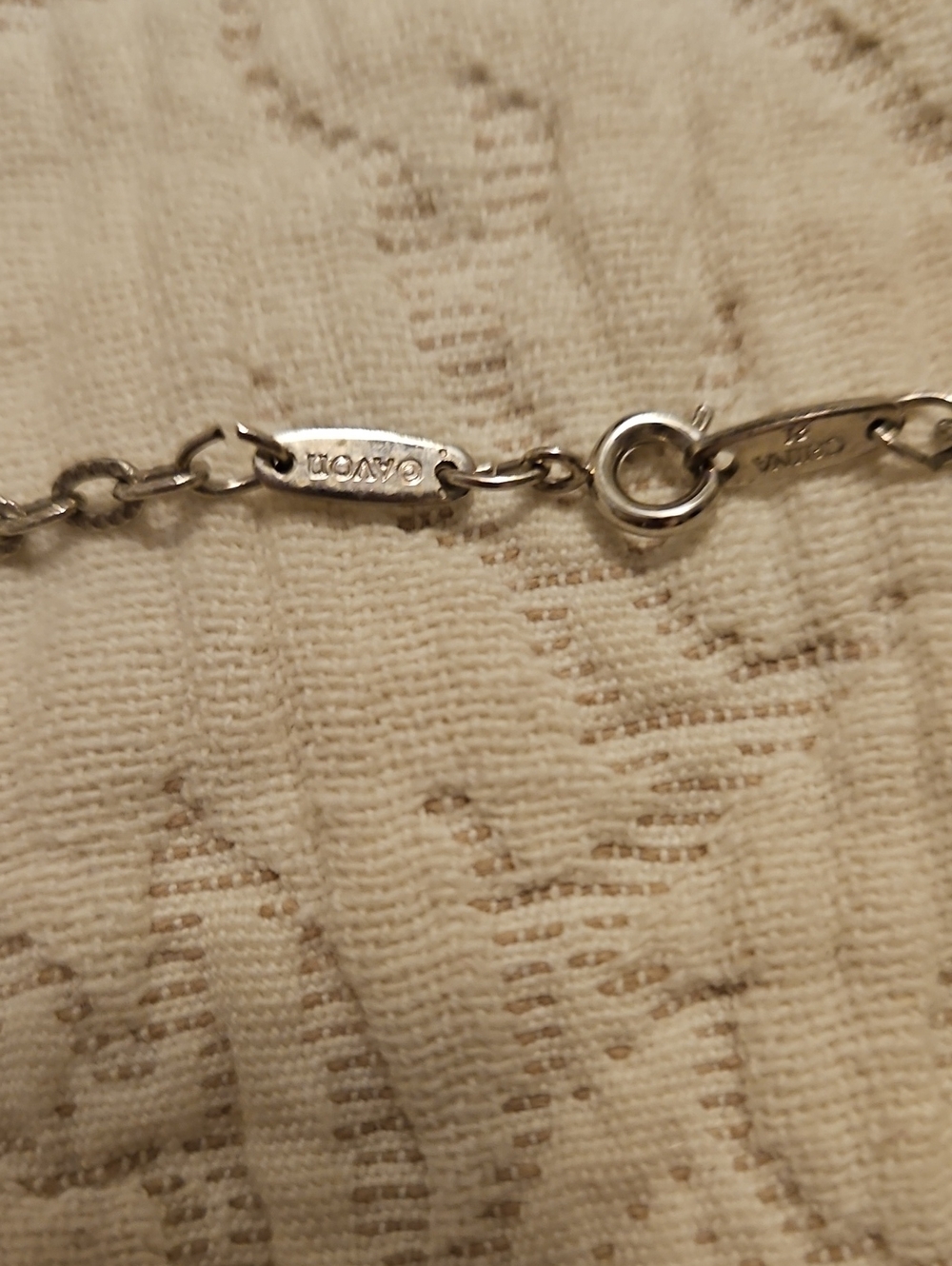Vintage Avon Clock/Pin Pendant - Picture 3 of 9